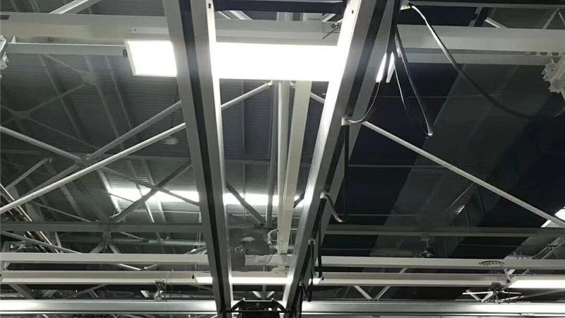 参与起重机改造的人员应具备以下资质：